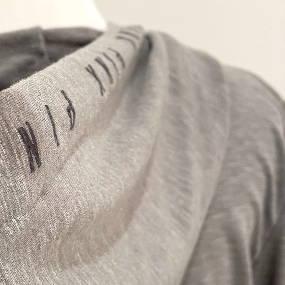 Victoria’s Secret Grey PINK Pullover Hoodie Size M - Picture 5 of 6